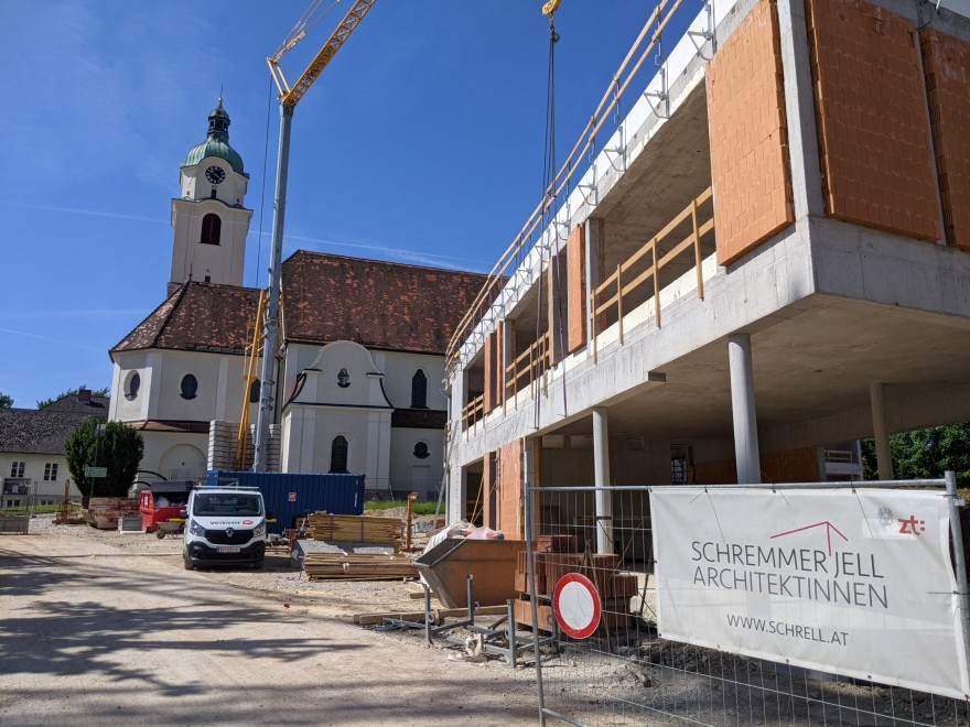 ORTSZENTRUM NEU SATTLEDT Architektinnen SchremmerJell